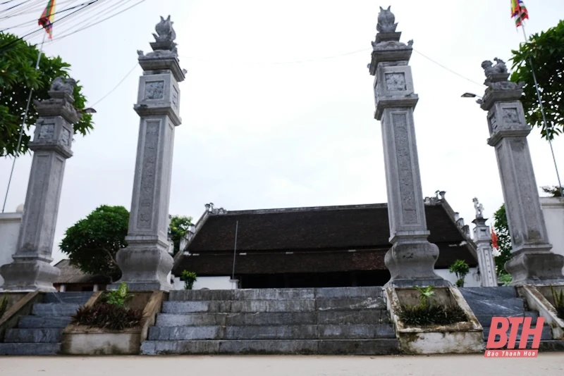 Độc đáo đình cổ Phú Điền