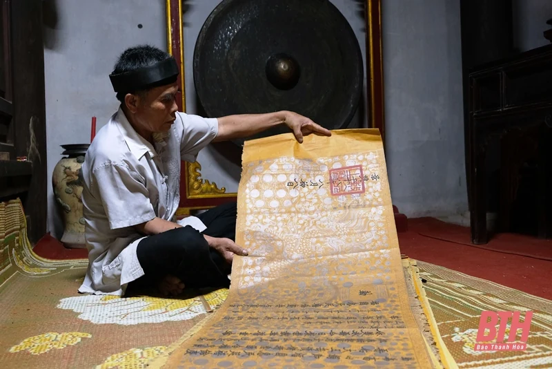 Độc đáo đình cổ Phú Điền