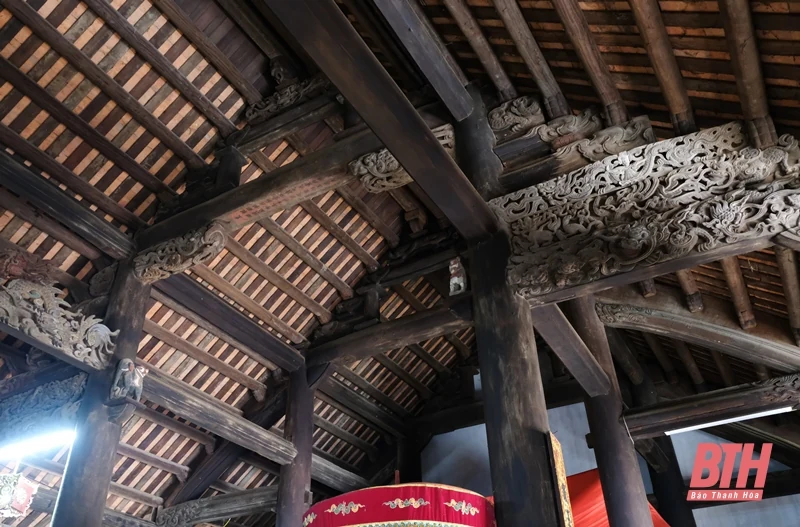 Độc đáo đình cổ Phú Điền
