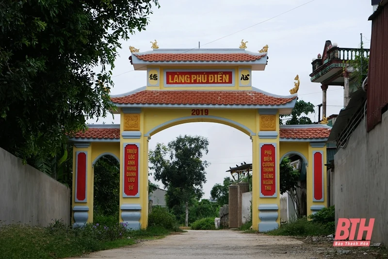 Độc đáo đình cổ Phú Điền