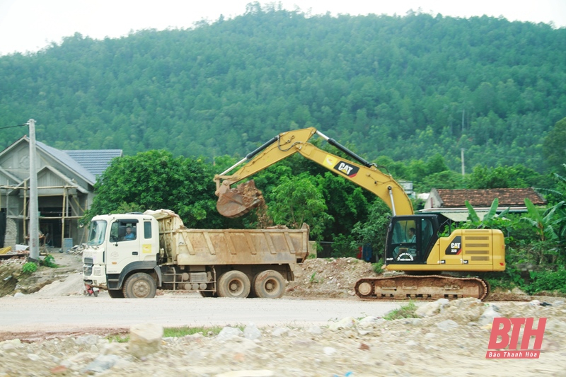 Gấp rút hoàn thành tuyến đường từ QL1A đến đường Đông Tây 4 đi Cảng Nghi Sơn