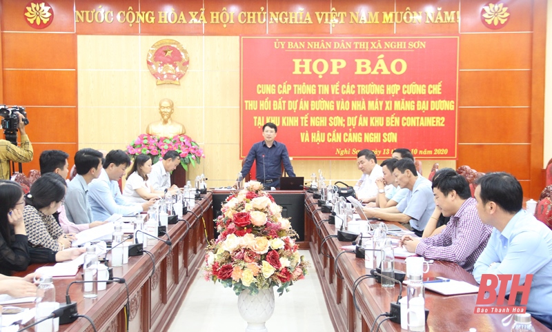 Thực hiện cưỡng chế thu hồi đất phục vụ thi công đường vào Nhà máy xi măng Đại Dương