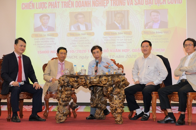 CLB Doanh nhân Thanh Hóa ủng hộ giúp đỡ đồng bào Miền Trung và hộ nghèo ở Thanh Hóa