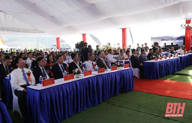 Khởi công tổ hợp Nhà máy xi măng Đại Dương chào mừng Đại hội đại biểu Đảng bộ tỉnh Thanh Hóa lần thứ XIX