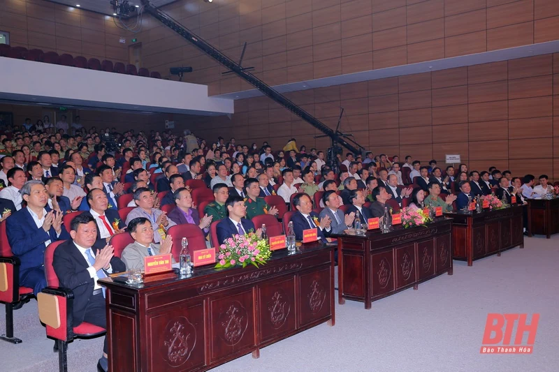 Khai mạc Hội chợ - Triển lãm thành tựu kinh tế - xã hội tỉnh Thanh Hóa giai đoạn 2015-2020