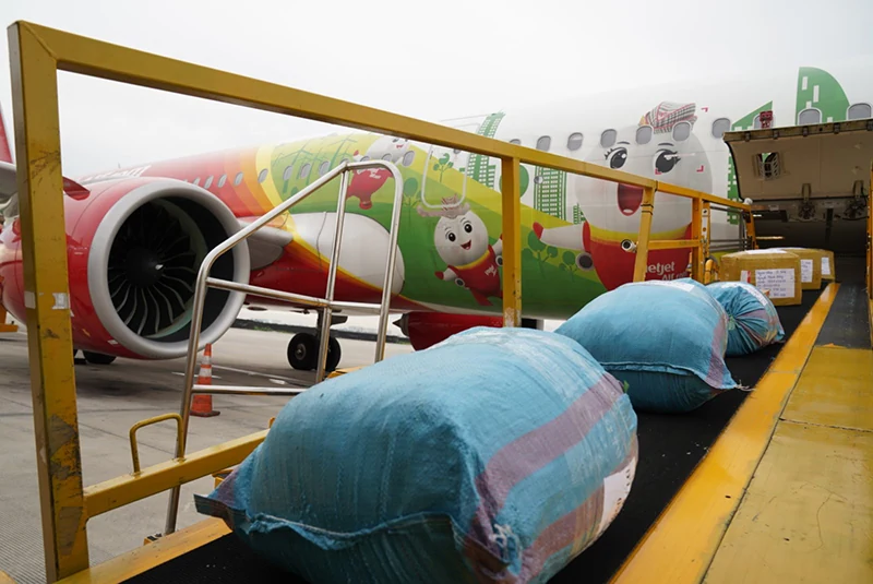 Chung tay hướng về miền Trung, cùng Vietjet góp 10.000 đồng ủng hộ mỗi vé bay