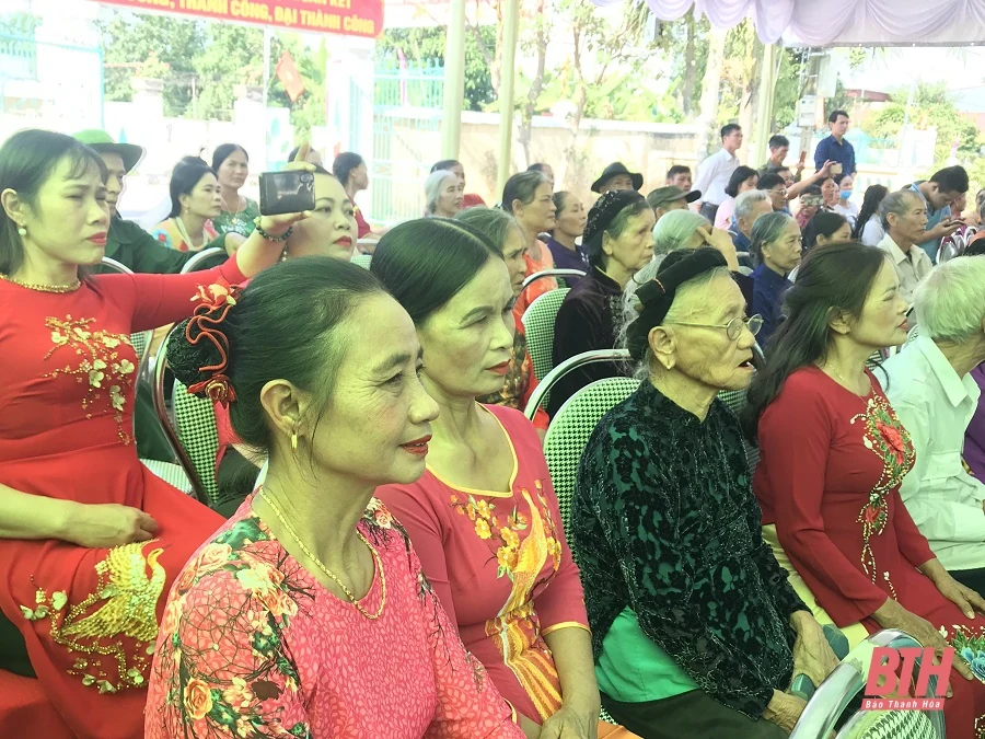 Trưởng ban Pháp chế HĐND tỉnh Võ Duy Sang dự Ngày hội Đại đoàn kết toàn dân tộc tại huyện Vĩnh Lộc
