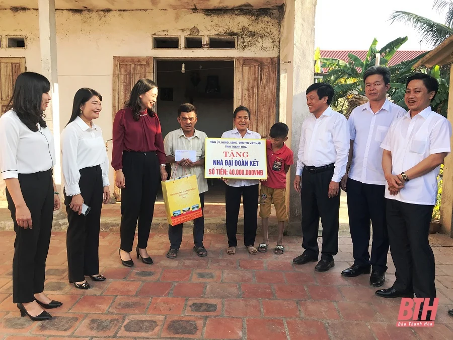 Trưởng ban Pháp chế HĐND tỉnh Võ Duy Sang dự Ngày hội Đại đoàn kết toàn dân tộc tại huyện Vĩnh Lộc