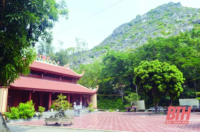 Linh thiêng phủ Trèo