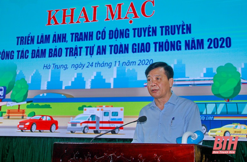 Tuyên truyền trực quan về công tác bảo đảm trật tự an toàn giao thông