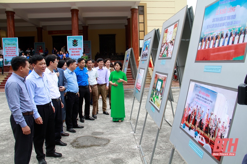 Tuyên truyền trực quan về công tác bảo đảm trật tự an toàn giao thông