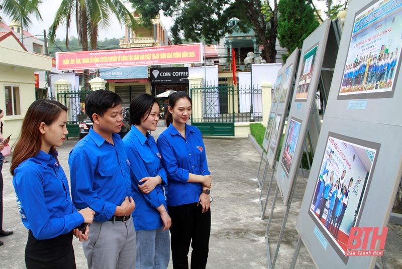 Tuyên truyền trực quan về công tác bảo đảm trật tự an toàn giao thông