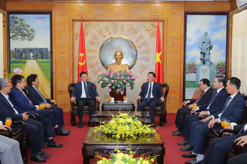 Thường trực Tỉnh ủy Thanh Hóa tiếp và làm việc với lãnh đạo Tập đoàn Dầu khí Việt Nam