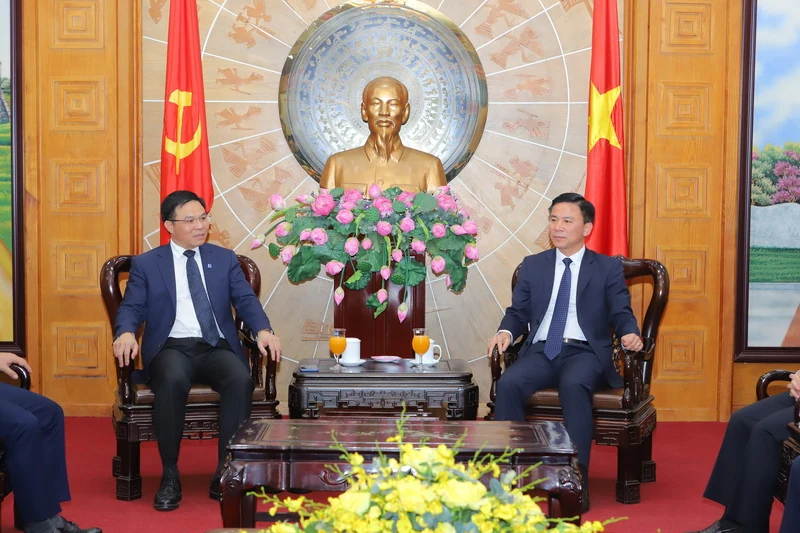 Thường trực Tỉnh ủy Thanh Hóa tiếp và làm việc với lãnh đạo Tập đoàn Dầu khí Việt Nam