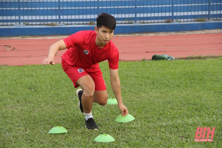 Tân binh của CLB Đông Á Thanh Hóa từng là VĐV điền kinh, nguyện “cháy hết mình” cùng đội bóng