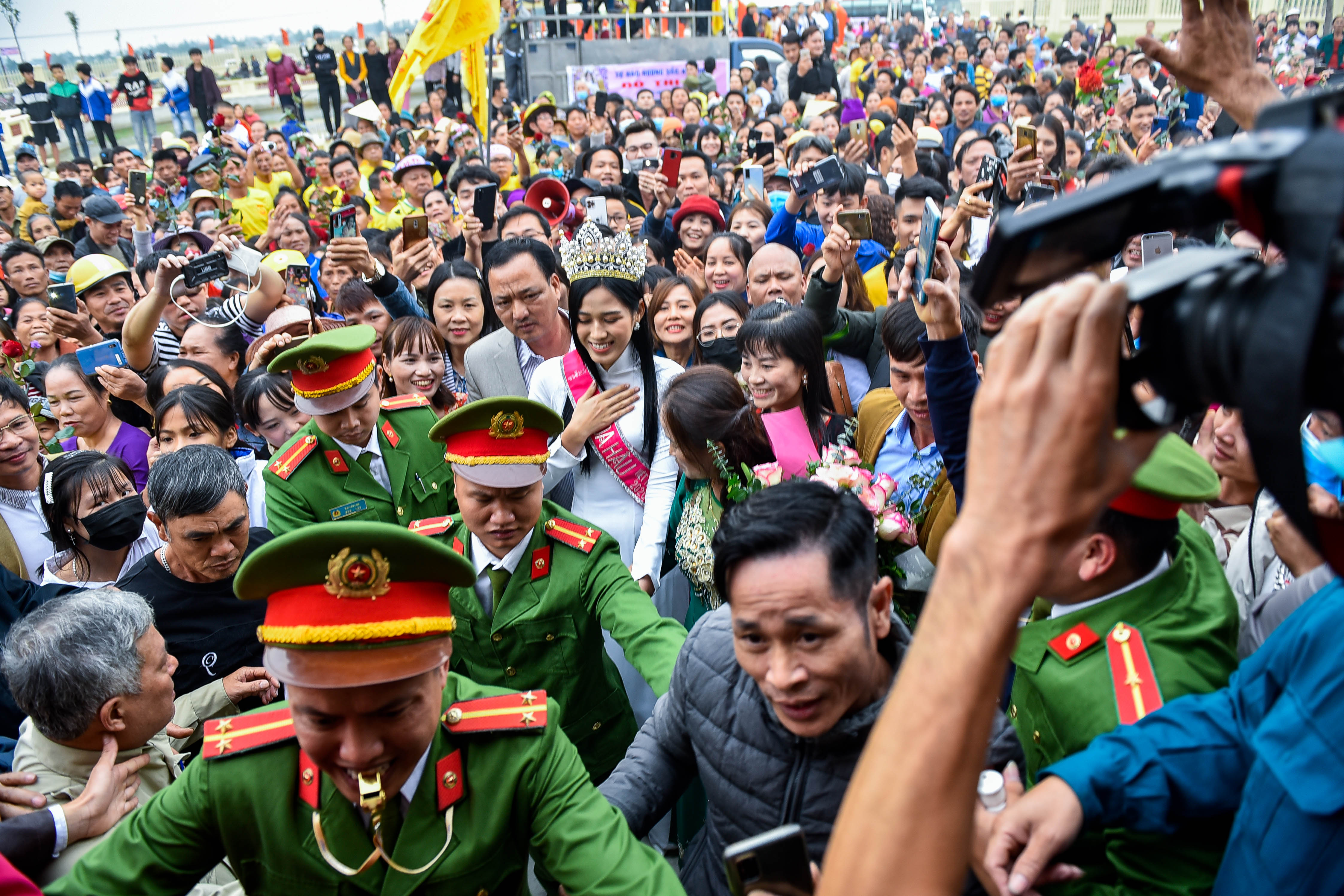 “Hãy tự tin vào cuộc sống, tự tin vào hành động của mình”