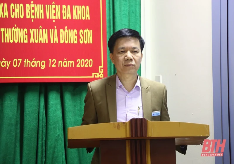 Viettel Thanh Hoá trao tặng thiết bị khám chữa bệnh từ xa cho 5 bệnh viện