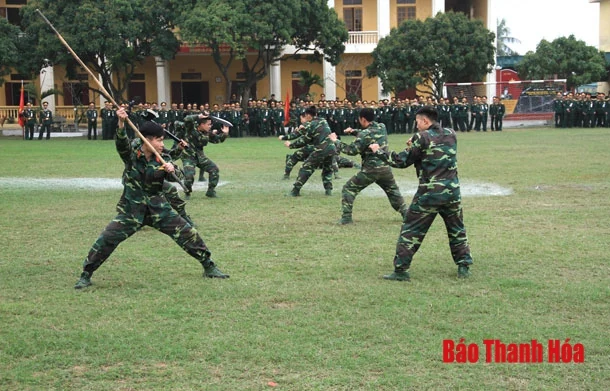 Tặng Bằng khen cho 38 tập thể trong thực hiện nhiệm vụ Quốc phòng - An ninh