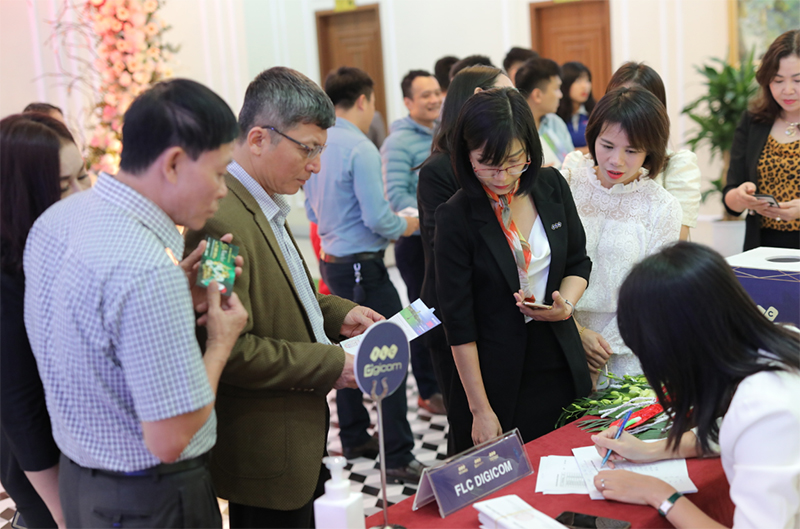 Sky Hotel phiên bản giới hạn hút hàng ngay trong ngày mở bán