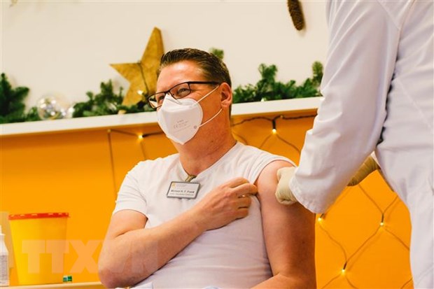 Đức, Đan Mạch xem xét thay đổi chiến lược tiêm chủng do thiếu vắcxin