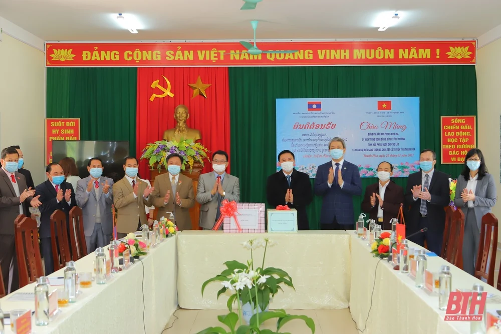 Đoàn đại biểu cấp cao tỉnh Hủa Phăn chúc tết Đảng bộ, chính quyền và Nhân dân các dân tộc tỉnh Thanh Hóa