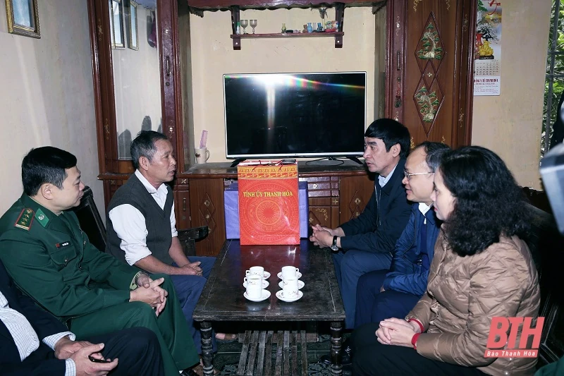 Trưởng Ban Nội chính Tỉnh ủy Nguyễn Ngọc Tiến kiểm tra tình hình sản xuất và đời sống Nhân dân huyện Đông Sơn