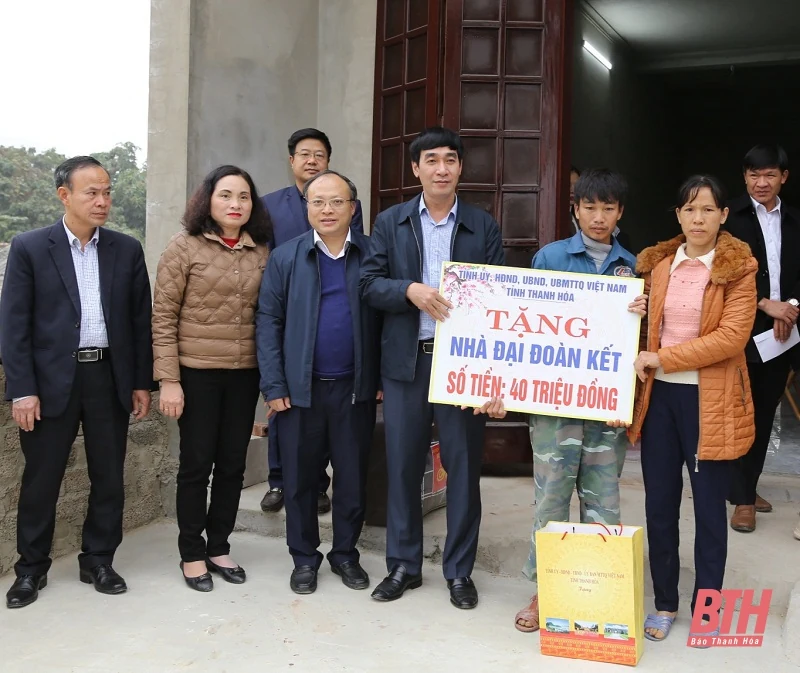 Trưởng Ban Nội chính Tỉnh ủy Nguyễn Ngọc Tiến kiểm tra tình hình sản xuất và đời sống Nhân dân huyện Đông Sơn
