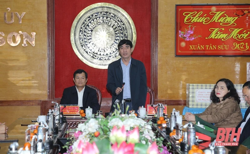 Trưởng Ban Nội chính Tỉnh ủy Nguyễn Ngọc Tiến kiểm tra tình hình sản xuất và đời sống Nhân dân huyện Đông Sơn