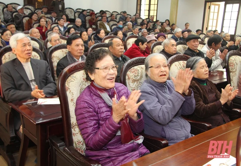 Thường trực Tỉnh ủy gặp mặt cán bộ hưu trí cơ quan Tỉnh ủy nhân dịp Tết Nguyên đán Tân Sửu 2021