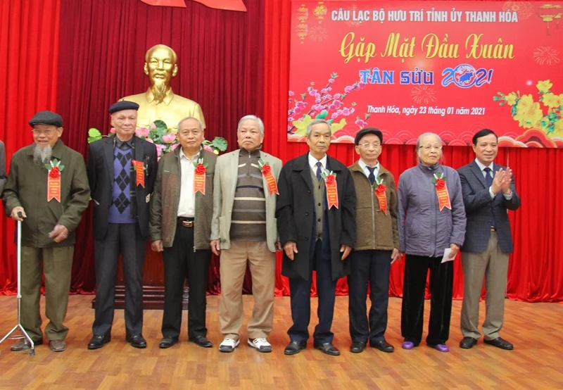 Thường trực Tỉnh ủy gặp mặt cán bộ hưu trí cơ quan Tỉnh ủy nhân dịp Tết Nguyên đán Tân Sửu 2021