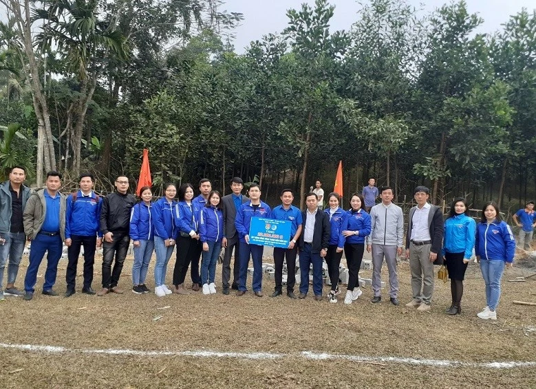Thành đoàn TP Thanh Hóa trao 100 suất quà cho học sinh vượt khó, gia đình nghèo, gia đình chính sách