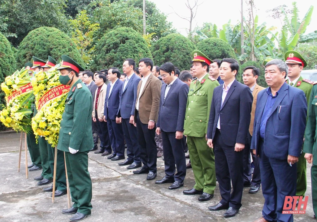 Phó Bí thư Tỉnh ủy Trịnh Tuấn Sinh kiểm tra tình hình sản xuất và đời sống Nhân dân tại huyện Yên Định