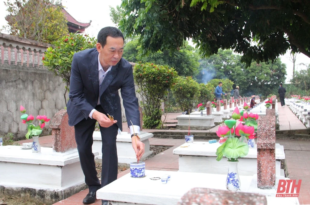 Phó Bí thư Tỉnh ủy Trịnh Tuấn Sinh kiểm tra tình hình sản xuất và đời sống Nhân dân tại huyện Yên Định