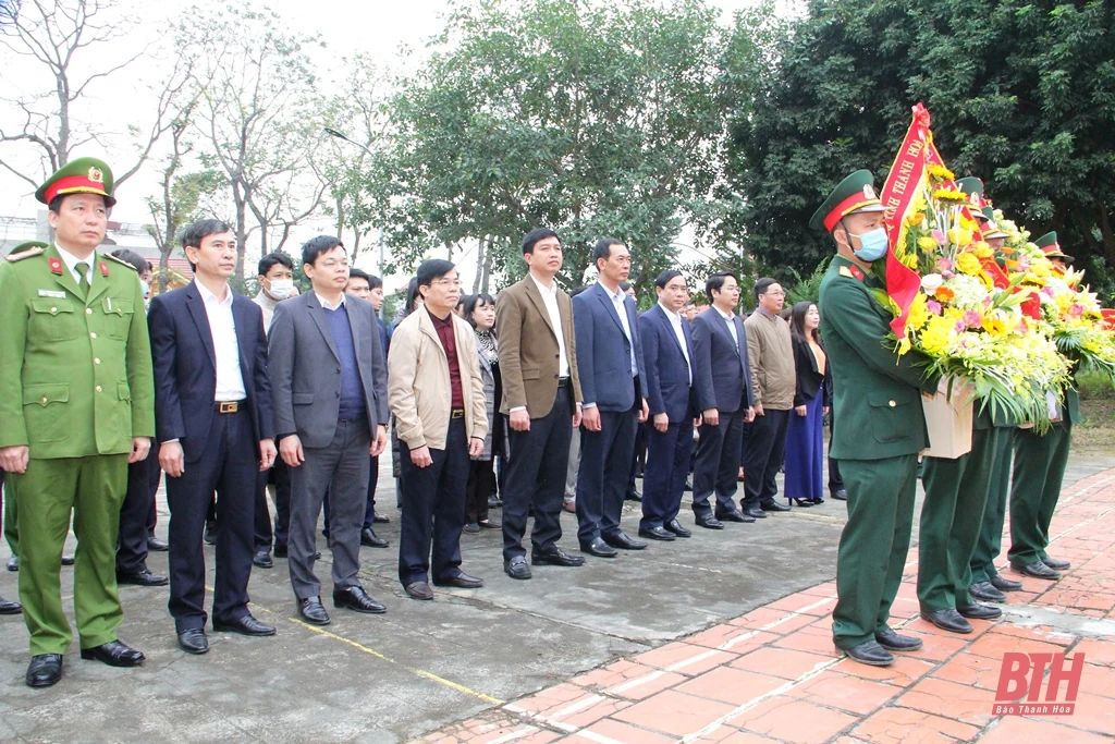 Phó Bí thư Tỉnh ủy Trịnh Tuấn Sinh kiểm tra tình hình sản xuất và đời sống Nhân dân tại huyện Yên Định