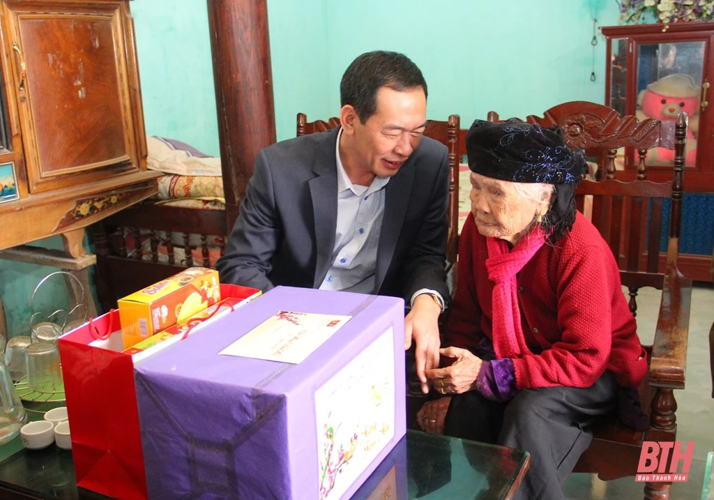 Phó Bí thư Tỉnh ủy Trịnh Tuấn Sinh kiểm tra tình hình sản xuất và đời sống Nhân dân tại huyện Yên Định