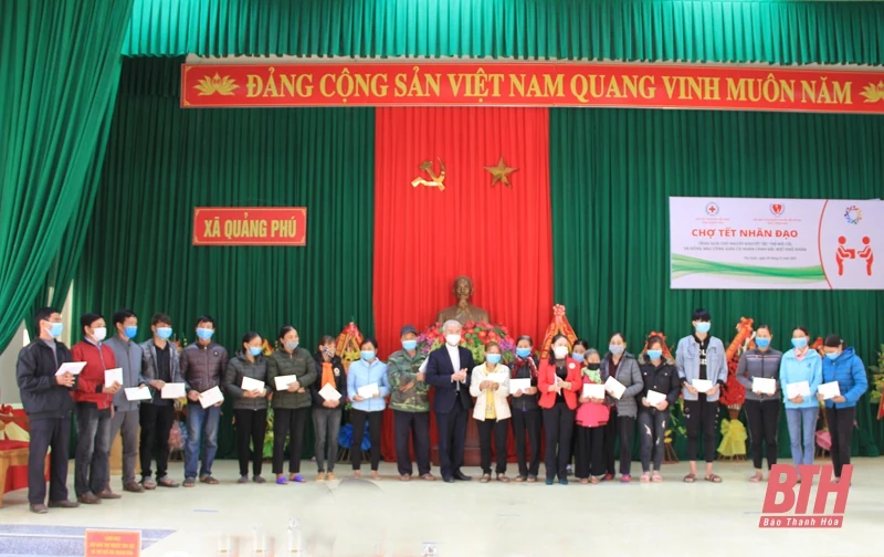 “Chợ tết nhân đạo lưu động” tại huyện Thọ Xuân