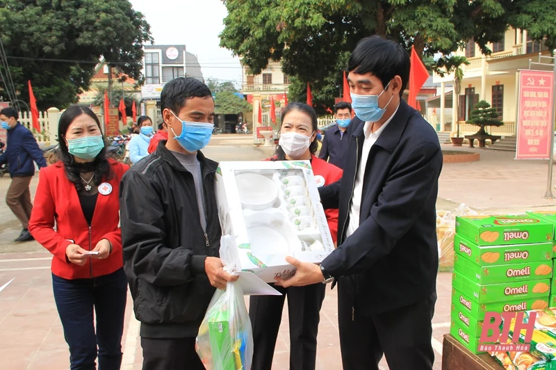 “Chợ tết nhân đạo lưu động” tại huyện Thọ Xuân