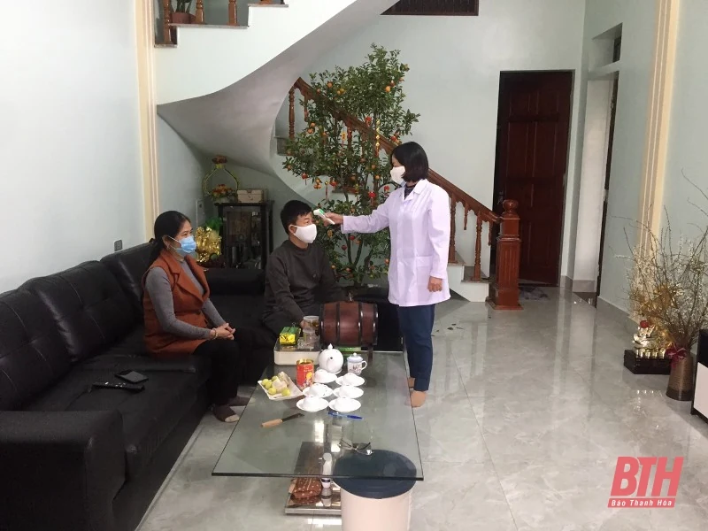 Huyện Thiệu Hoá xử phạt 2 công dân không đeo khẩu trang nơi công cộng