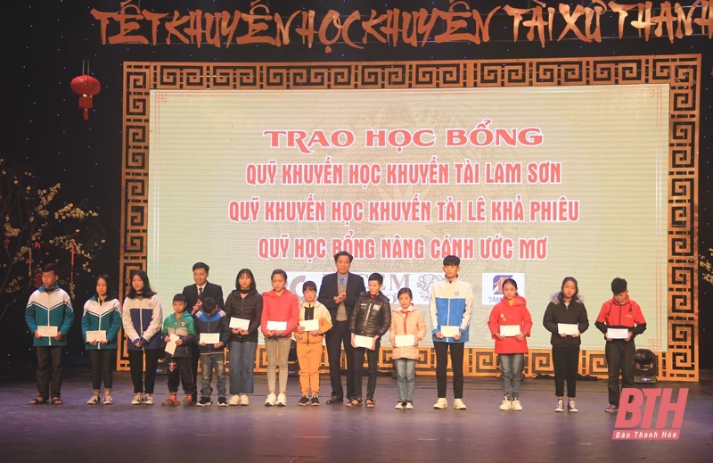 Ngày xuân làm công tác khuyến học