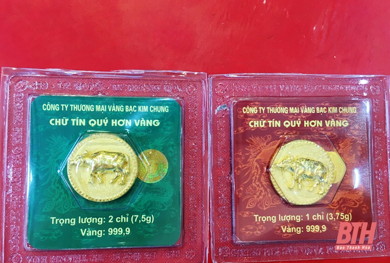 Ngày Vía Thần tài: Khách hàng thực hiện nghiêm các biện pháp phòng, chống dịch COVID-19 khi đến các tiệm vàng