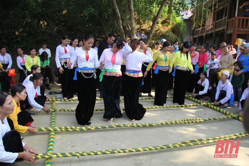 Đầu xuân vui trò chơi dân gian