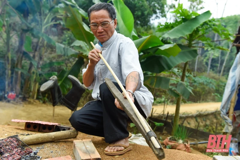 Người “giữ hồn” khèn bè dân tộc Thái ở Mường Lát
