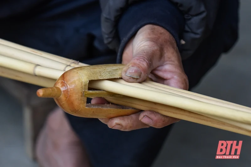Người “giữ hồn” khèn bè dân tộc Thái ở Mường Lát
