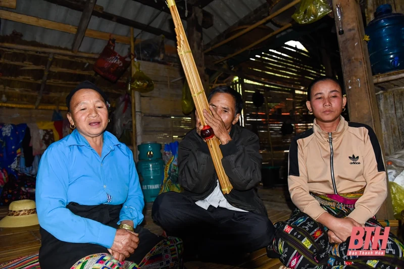 Người “giữ hồn” khèn bè dân tộc Thái ở Mường Lát