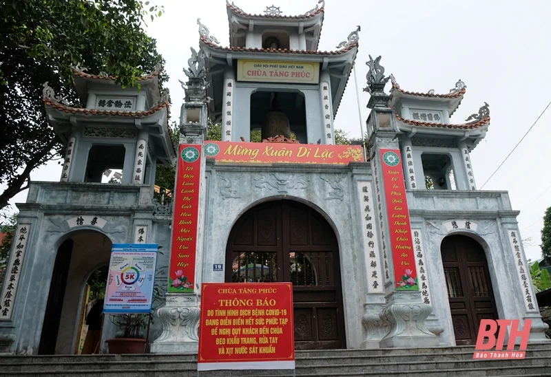 Người dân thực hiện tốt các biện pháp phòng dịch COVID-19 khi đi lễ đền, chùa dịp Rằm tháng Giêng