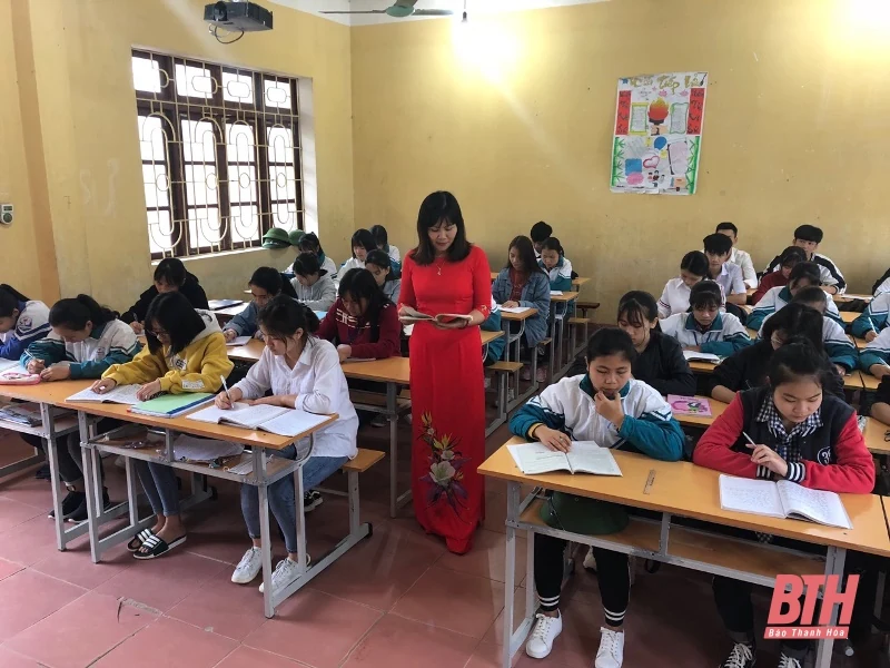 Rực rỡ sắc màu áo dài hưởng ứng “Tuần lễ Áo dài Việt Nam” năm 2021