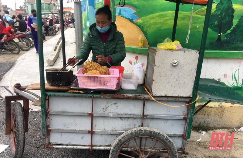 Nỗi lo hàng rong bủa vây cổng trường học
