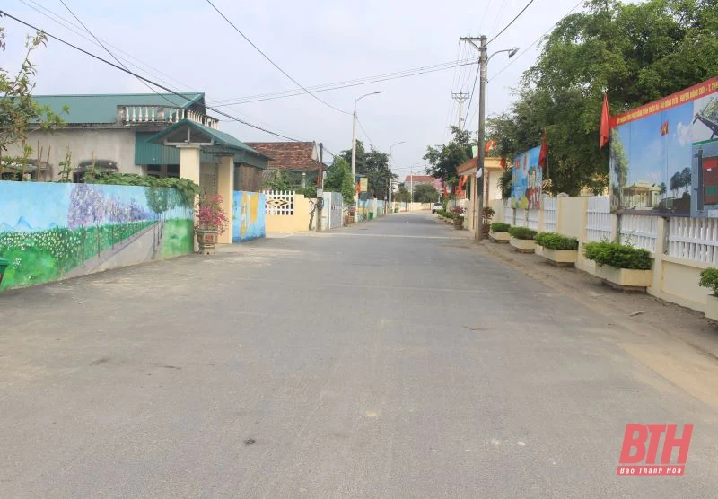 Làm mới làng quê bằng những “con đường bích họa”