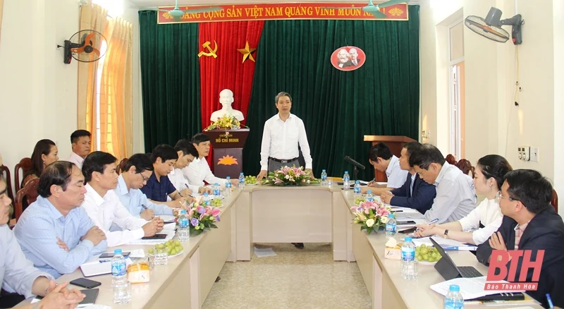 Phó Chủ tịch UBND tỉnh Lê Đức Giang làm việc với Viện Nông nghiệp Thanh Hóa