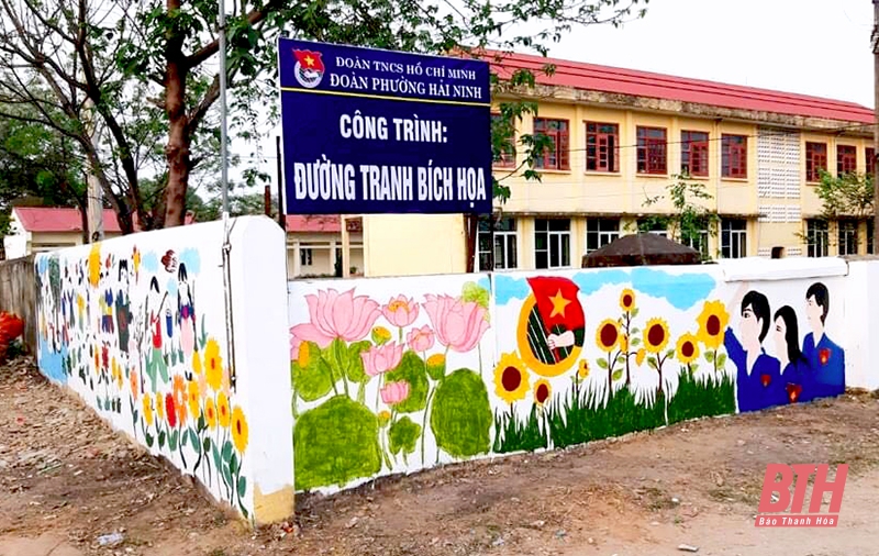 Tuổi trẻ Thị xã Nghi Sơn với mô hình “Đường tranh bích họa” và “Cột điện nở hoa”